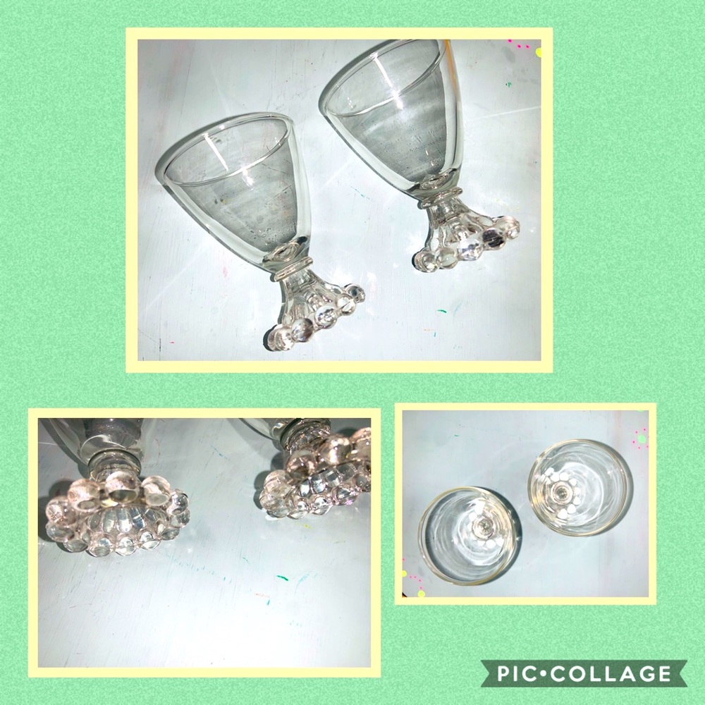 •Set of 2 Vintage Clear Glasses•